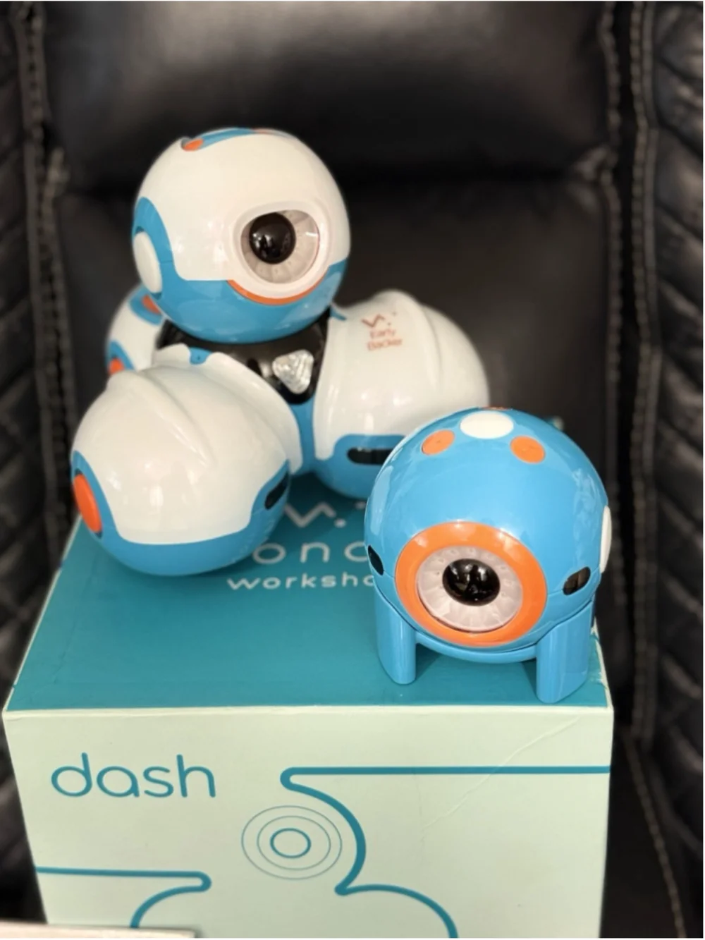 Wonder Workshop Dash DA01 And Dot Robots DO01